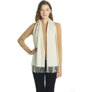 EURKEA 100% cashmere scarf in Ivory, worn