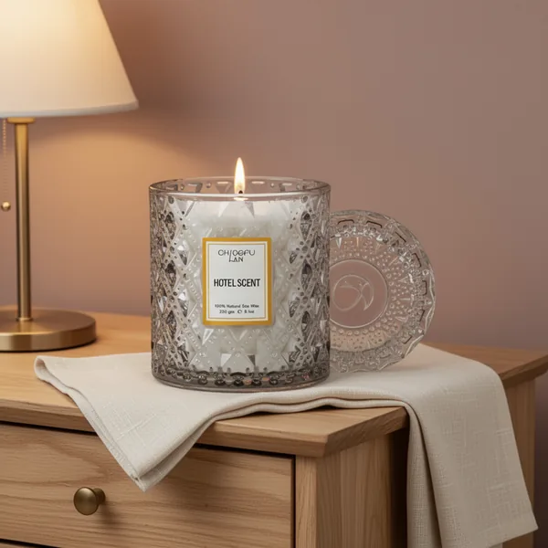 Chloefu LAN Hotel Scented Candle, 8.1 oz